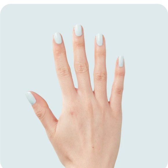 Olive & June ‘Sleeping Bag’ Mint Polish Nails NEW - Picture 3 of 5